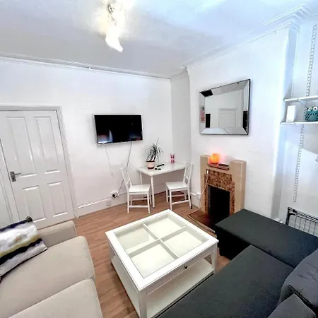 One Bedroom Flat Sw8