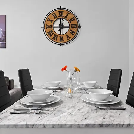 Centre Fbs Spacious Flat *