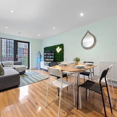 Apartment Bright Canning Town Fbs Long Term Retreat London