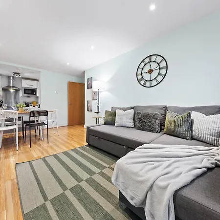 Bright Canning Town Fbs Long Term Retreat Apartment