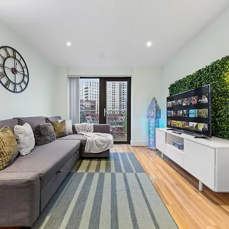 Bright Canning Town Fbs Long Term Retreat *