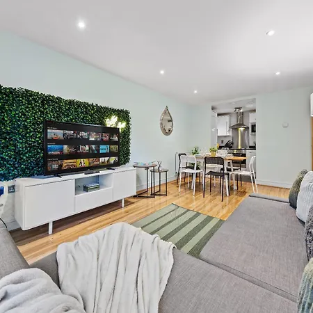 Bright Canning Town Fbs Long Term Retreat Apartment
