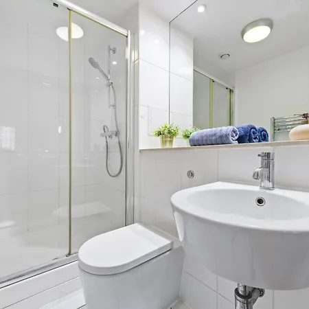 Apartment Bright Canning Town Fbs Long Term Retreat *