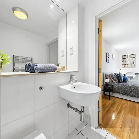 Bright Canning Town Fbs Long Term Retreat Apartment London