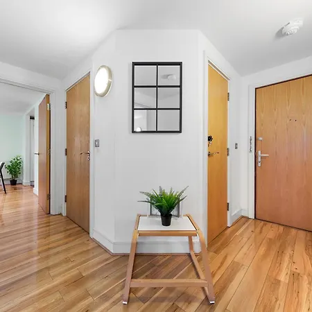 Bright Canning Town Fbs Long Term Retreat London