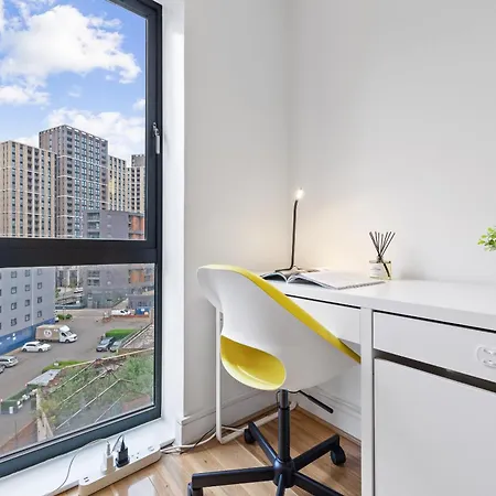 Bright Canning Town Fbs Long Term Retreat *
