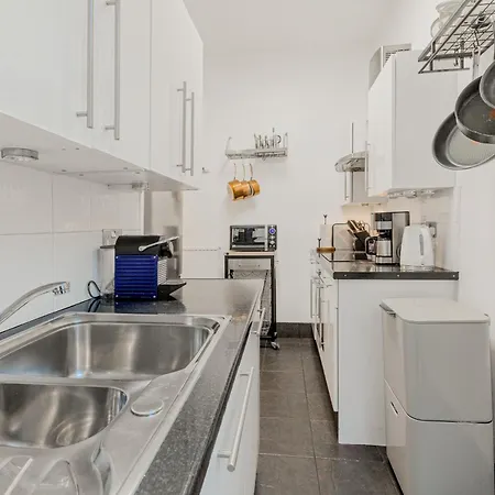 New Listing! 1br In London, 5 Min Tube Apartment *