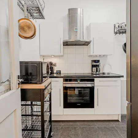 New Listing! 1br In London, 5 Min Tube