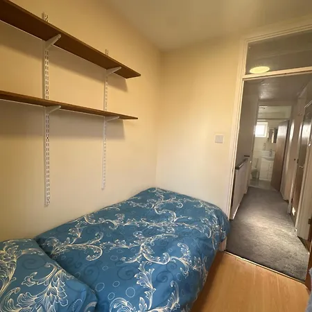 Homestay Single Near Excel *