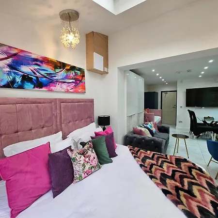 Sensational London-callcott London