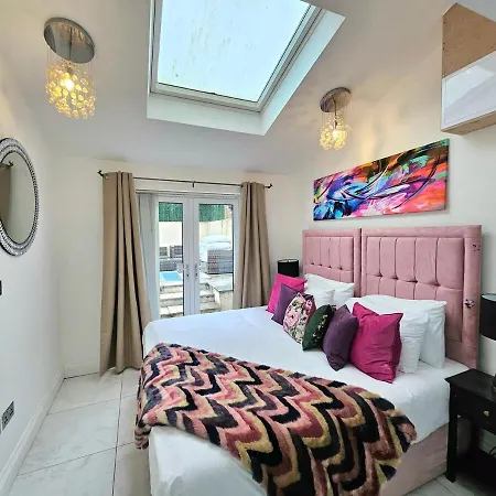 Sensational London-callcott
