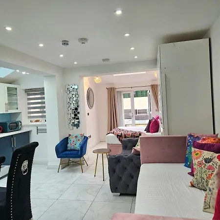 Sensational London-callcott London