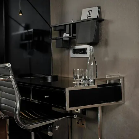 Montcalm East, Autograph Collection 5*