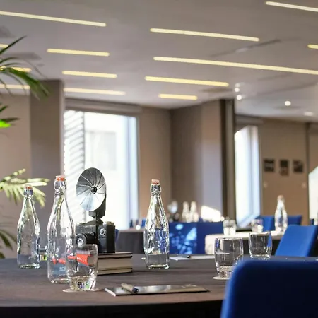 Montcalm East, Autograph Collection Hotel