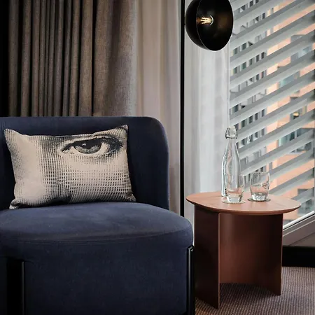 Montcalm East, Autograph Collection 5*