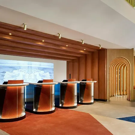 Montcalm East, Autograph Collection Hotel 5*