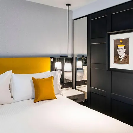 The Dixon, Tower Bridge, Autograph Collection 4*