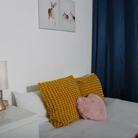 Cosy With Kitchenette And Private Bathroom - 15mins To London! Apartment