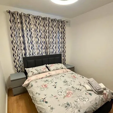 South West London Semi-detached House Holiday home