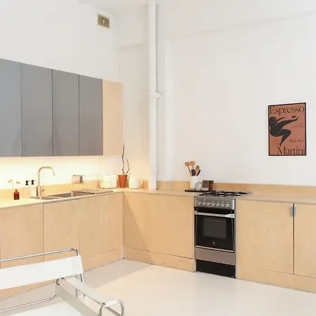 Bright & Spacious 2br Flat, Great Transport Links Apartment *