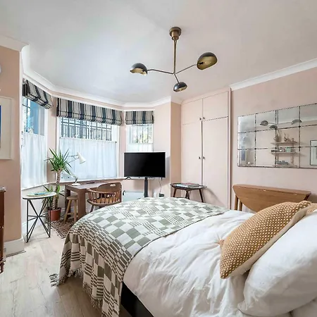 Stunning Flat Close To Notting Hill * London