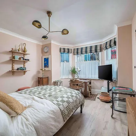 Stunning Flat Close To Notting Hill * London