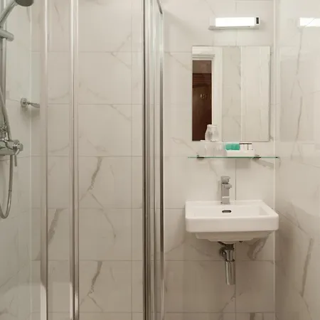 Royal Eagle 3* Londres