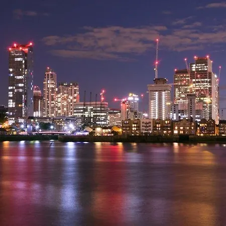 Situated In Greenwich Cutty Sark Riverside London