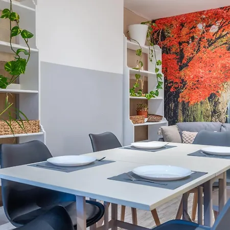 Holiday home Bright & Stylish 4-bed In The Heart Of Morden Morden (Greater London)