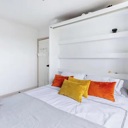 Bright & Stylish 4-bed In The Heart Of Morden