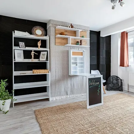 Bright & Stylish 4-bed In The Heart Of Morden