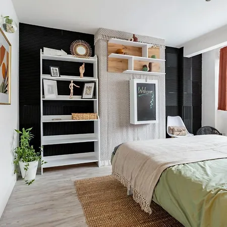 Holiday home Bright & Stylish 4-bed In The Heart Of Morden Morden (Greater London)