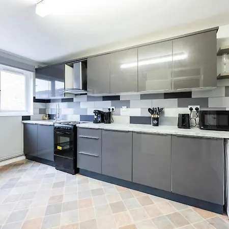 Apartment The Blue Hideaway - Spacious Battersea House With Private Garden