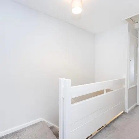 Apartment The Blue Hideaway - Spacious Battersea House With Private Garden London
