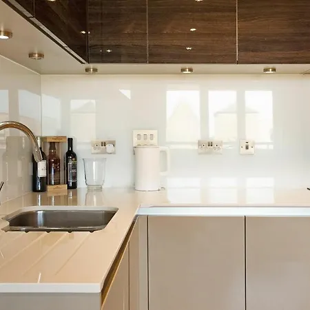 Auracasa 2 Bed O2 Canning Londra