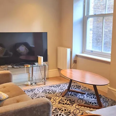 Traveleraddress - Crawford Place Apartment