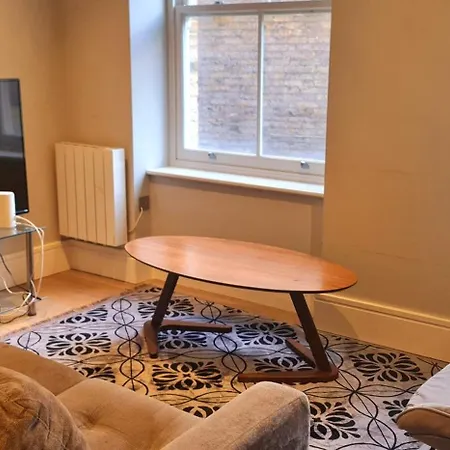 Traveleraddress - Crawford Place * London