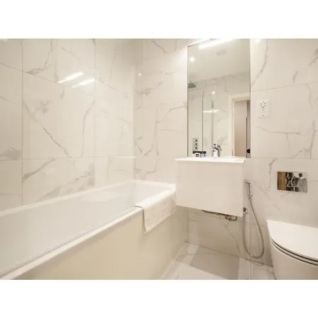 Traveleraddress - Crawford Place *