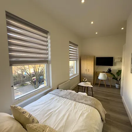 Flat 20 Min From Center * London