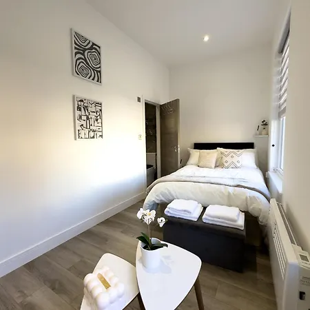 Flat 20 Min From Center * London