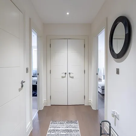 Modern & Cosy Flat In Kingston