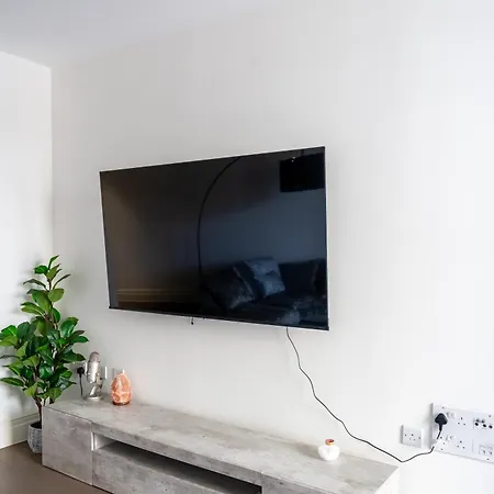Modern & Cosy Flat In Kingston Apartment Kingston upon Thames (Greater London)