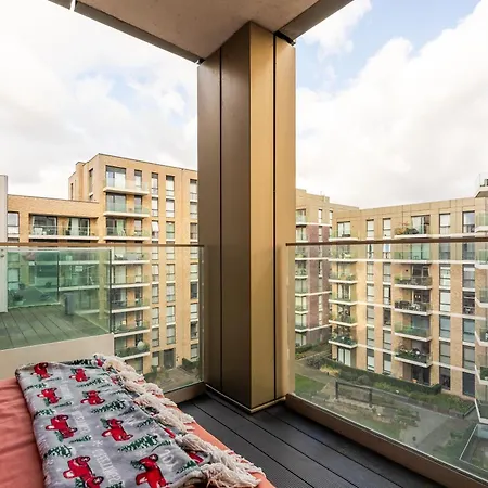 Modern & Cosy Flat In Kingston *