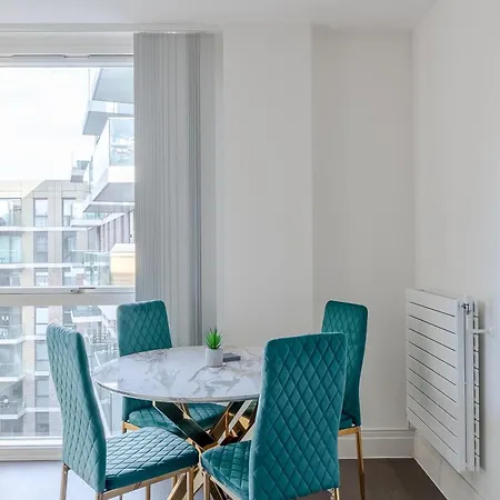 Modern & Cosy Flat In Kingston *