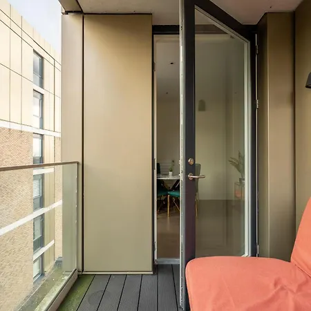 Modern & Cosy Flat In Kingston