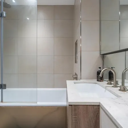 Modern & Cosy Flat In Kingston *