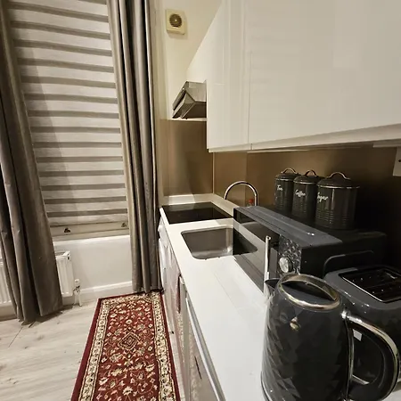 Monroe - Entire In - Prime Location London