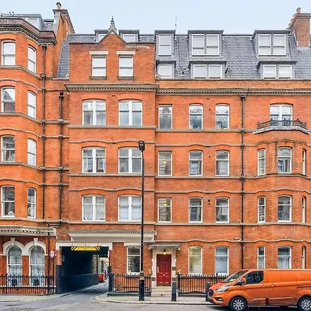 Luxury 2-bed Steps From Oxford Street London