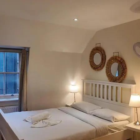 3 Bhk Haymarket Leicester Square Soho Hy04 London
