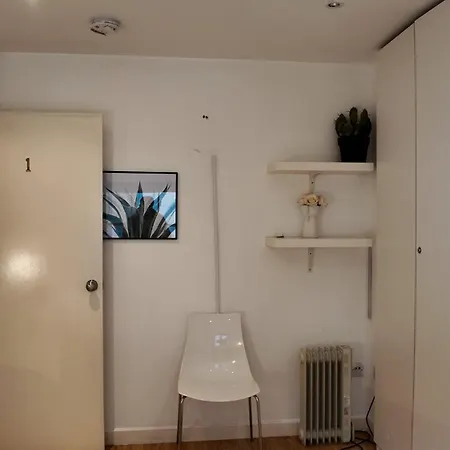 3 Bhk Haymarket Leicester Square Soho Hy04